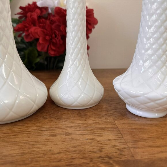 Vintage Milk Glass Vase Trio – Diamond Quilt Wedding‎ Centrepiece Set - Picture 6 of 8